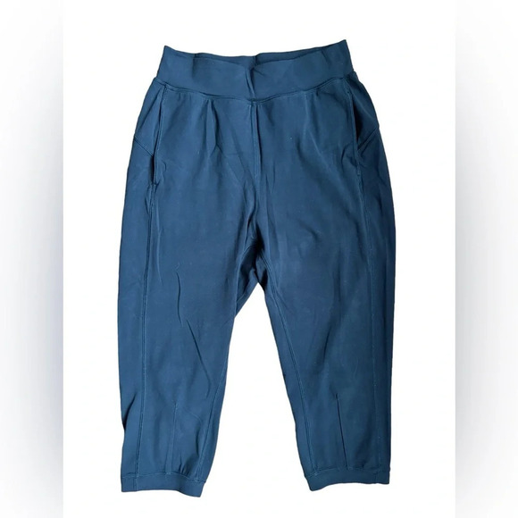 Lululemon Rejuvenate Crop 18 True Navy W6AM9S Yoga Size 4 loose Relaxed - Picture 6 of 9